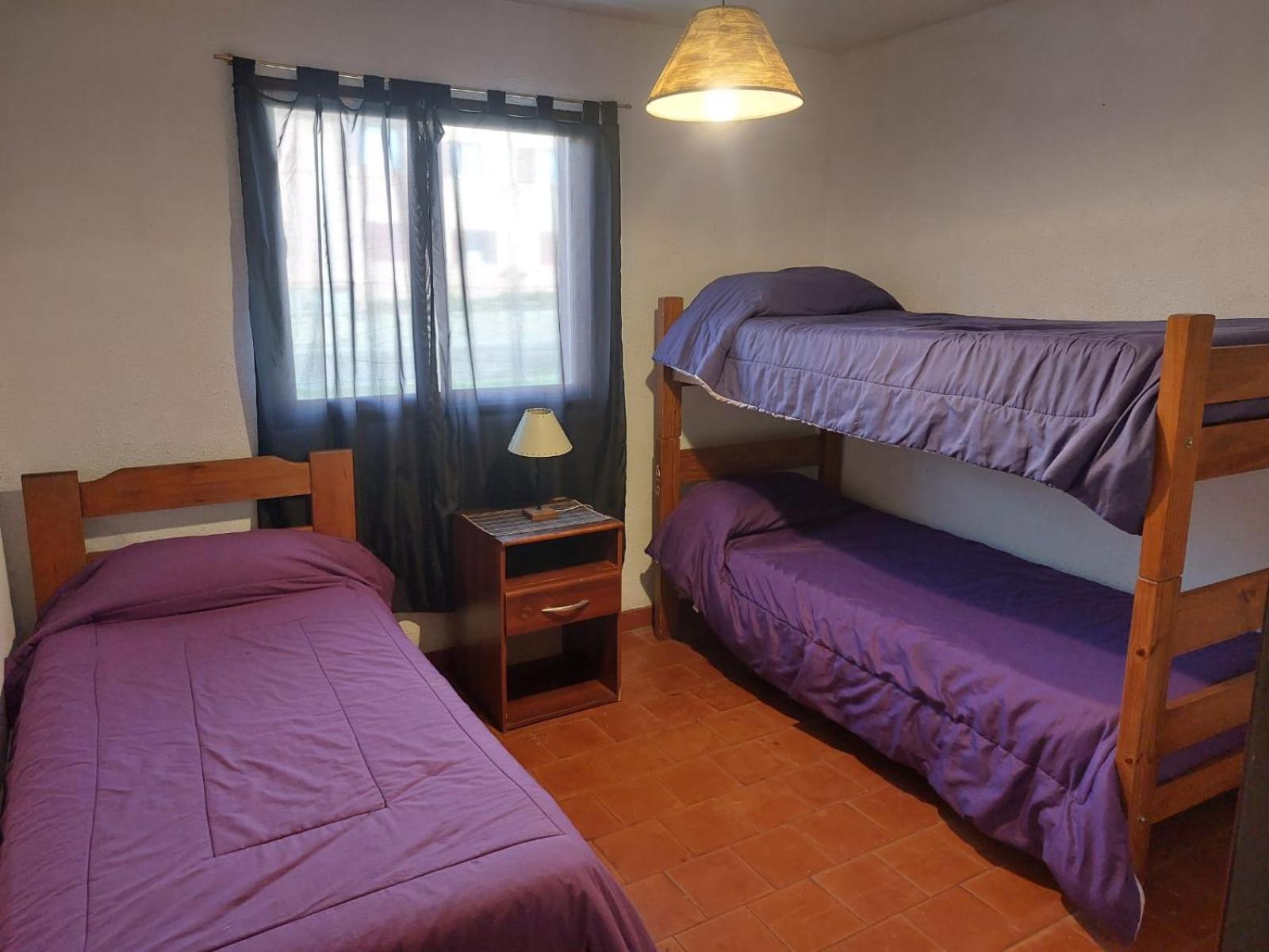 Apartamento Duplex En 1er Piso Con 3 Habit *